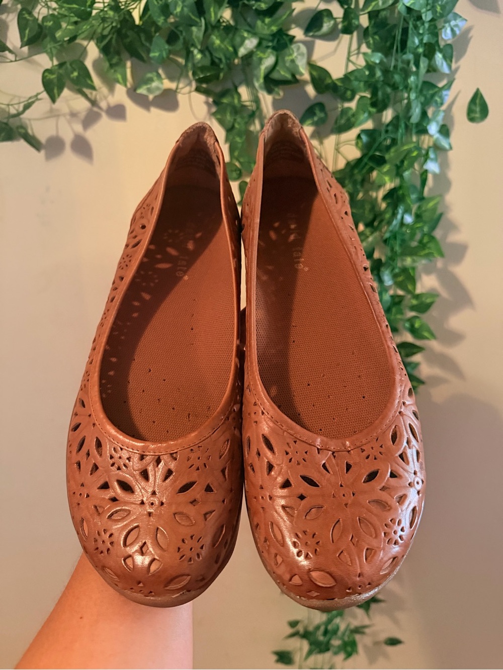 David Tate Women's Tan Laser-Cut Ballet Flats